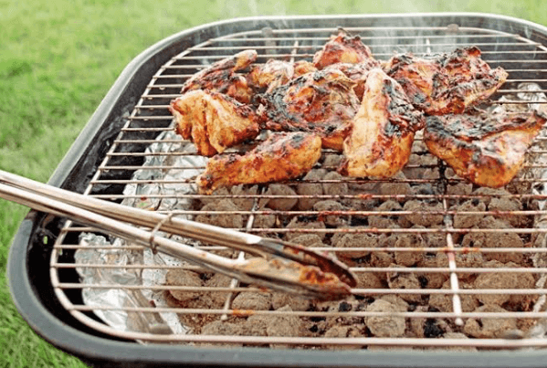 How to Host the Perfect BBQ Party with the Right Equipment